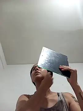 Coralpetite online show from 11-10-25, 10:09