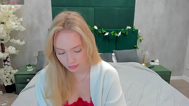 Melanie Ryer online show from 11-11-25, 01:27