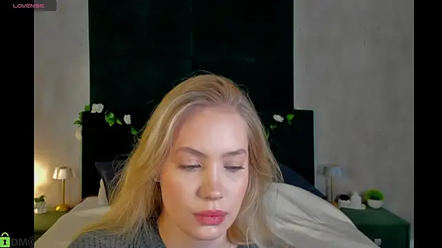 Melanie Ryer online show from 12-03-25, 01:02