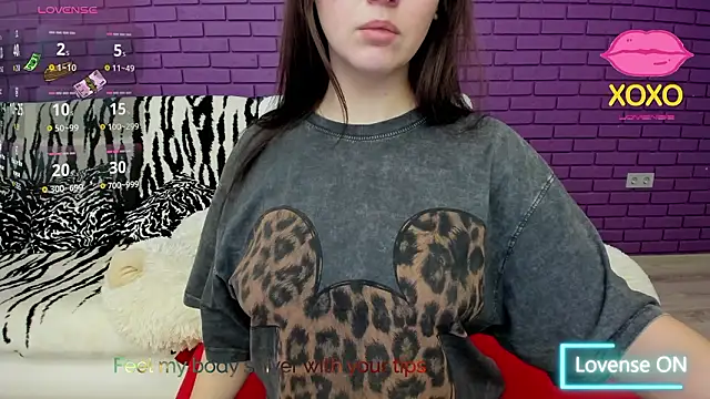 Snapshot of GlowMimi chatting on 02-05-26, 10:03 GlowMimi online show from 02-05-26, 10:03