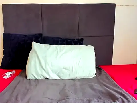 Snapshot of ThickLeeyanaXX chatting on 11-12-25, 01:55 ThickLeeyanaXX online show from 11-12-25, 01:55