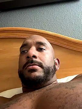 Snapshot of bigblackcock101 chatting on 10-31-25, 05:19 bigblackcock101 online show from 10-31-25, 05:19