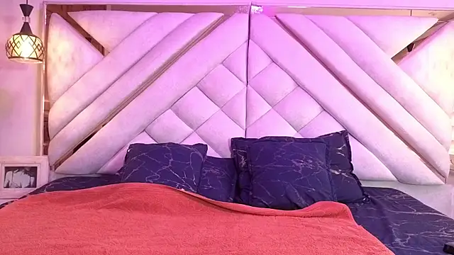 Snapshot of berlin_kitty chatting on 10-30-25, 11:22 berlin kitty online show from 10-30-25, 11:22