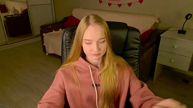 Shawty Mia online show from 11-13-25, 05:34