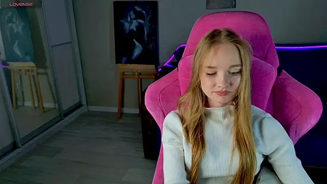 Shawty Mia online show from 11-19-25, 05:18