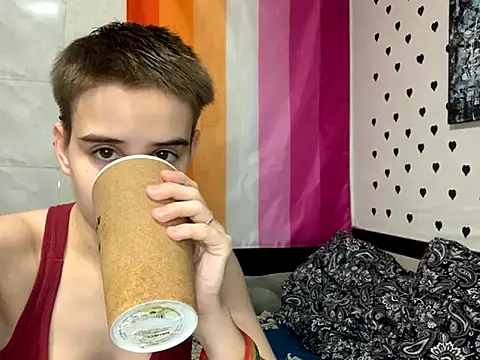 Snapshot of Kim_Ray chatting on 10-31-25, 02:07 Kim Ray online show from 10-31-25, 02:07