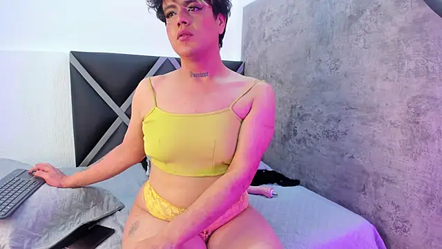 Yordan Curvyhot online show from 10-31-25, 09:10