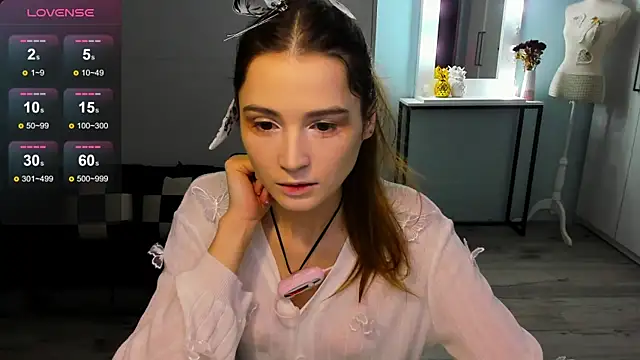 Hana Flo  online show from 12-15-25, 02:32