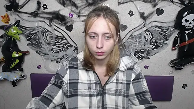 TracyLll online show from 11-11-25, 01:44