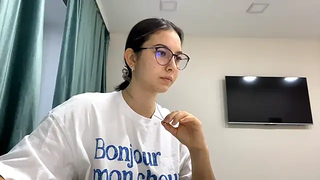 Snapshot of Allisgree chatting on 11-14-25, 07:18 Allisgree online show from 11-14-25, 07:18