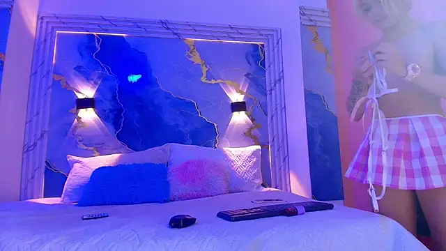 Girls from medellin online show from 11-05-25, 03:06