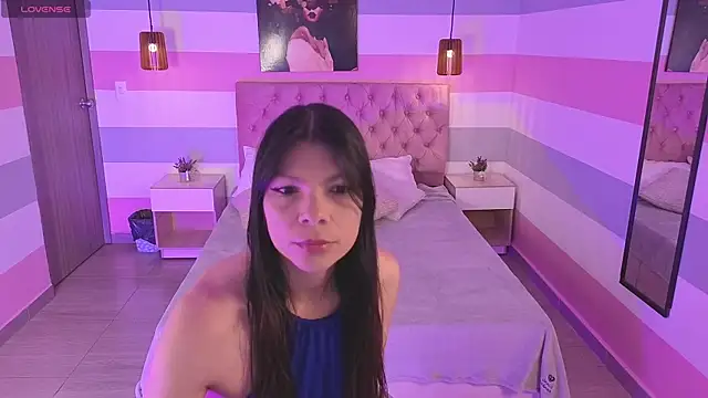 samantaortega   online show from 11-10-25, 12:15