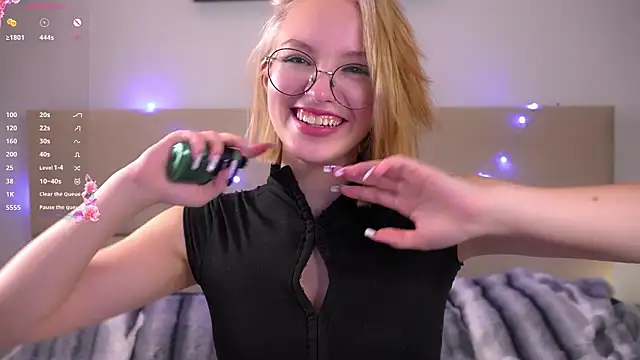 Snapshot of VetaManhardt chatting on 02-03-26, 08:58 VetaManhardt online show from 02-03-26, 08:58