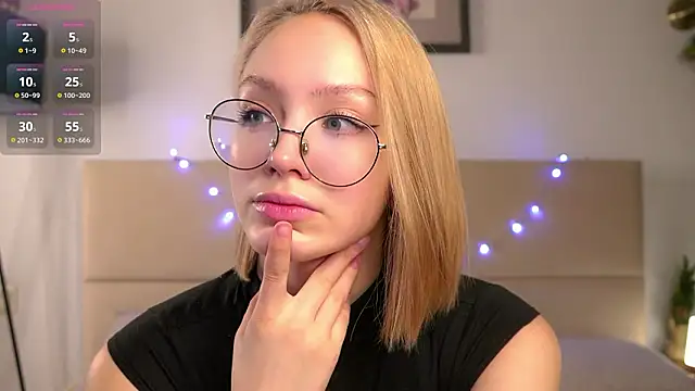 Snapshot of VetaManhardt chatting on 02-14-26, 09:44 VetaManhardt online show from 02-14-26, 09:44