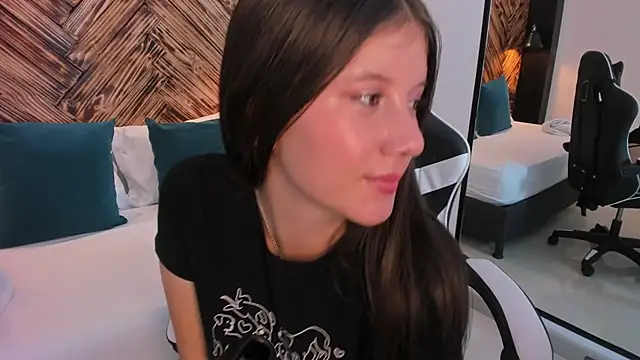 Snapshot of valery_clap chatting on 10-29-25, 03:03 valery clap online show from 10-29-25, 03:03