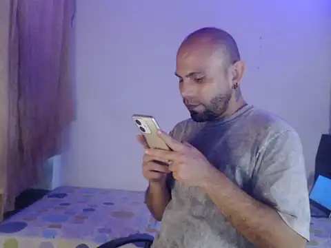 Snapshot of marek_secrett chatting on 11-04-25, 08:41 marek secrett online show from 11-04-25, 08:41