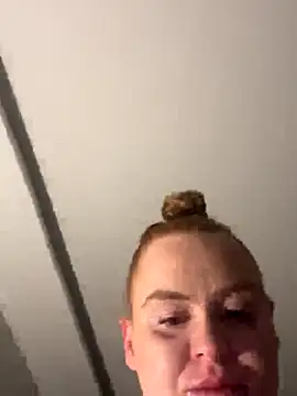 Donnatellalaamore online show from 10-29-25, 03:31