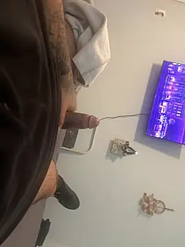 Snapshot of cal6ger chatting on 01-14-26, 06:57 cal6ger online show from 01-14-26, 06:57