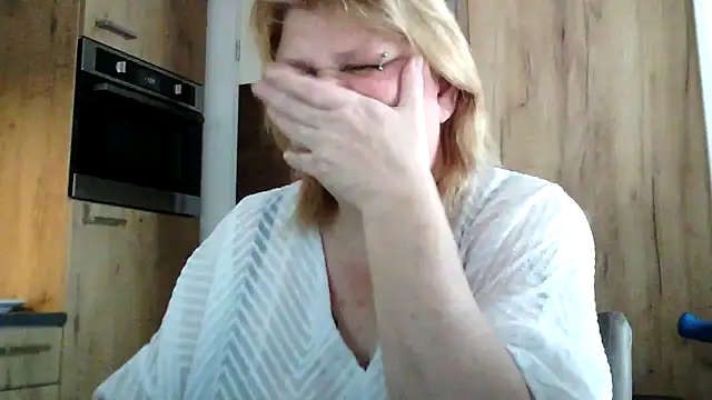 Sylviastar46 online show from 03-21-26, 08:41