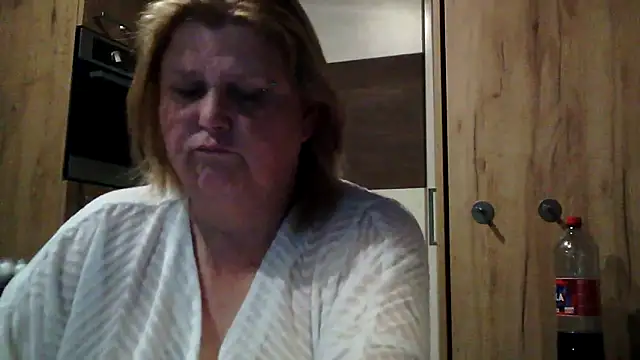 Sylviastar46 online show from 03-22-26, 08:56