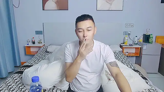 Snapshot of xiao8787 chatting on 11-04-25, 05:01 xiao8787 online show from 11-04-25, 05:01