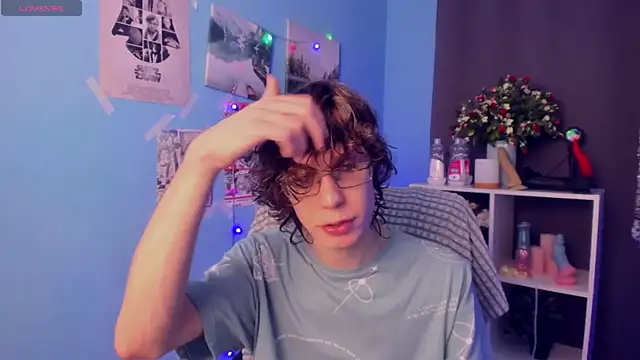 LeoBensyten online show from 12-17-25, 04:24