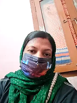 Snapshot of pujapujarrrr chatting on 10-29-25, 03:58 pujapujarrrr online show from 10-29-25, 03:58