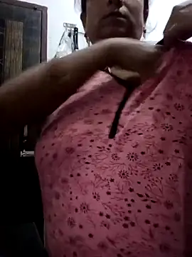 Snapshot of somagya chatting on 10-29-25, 02:19 somagya online show from 10-29-25, 02:19