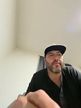 ezrah23 online show from 01-06-26, 01:31