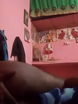 Snapshot of hdtvuy chatting on 10-31-25, 06:58 hdtvuy online show from 10-31-25, 06:58