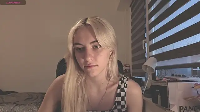 misa  liaaa online show from 11-04-25, 03:11