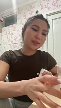 limkiss online show from 11-11-25, 10:10