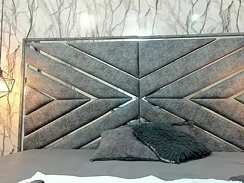 Snapshot of DIRTY_MIIA_ chatting on 11-16-25, 12:00 DIRTY MIIA online show from 11-16-25, 12:00