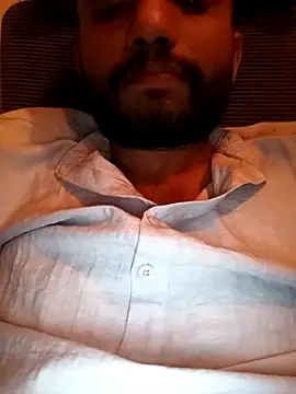 Snapshot of Advance01 chatting on 11-09-25, 02:37 Advance01 online show from 11-09-25, 02:37