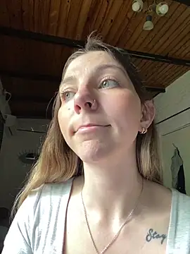 Snapshot of Camilu2025 chatting on 10-30-25, 04:30 Camilu2025 online show from 10-30-25, 04:30