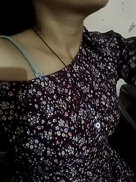 Snapshot of HOT_SANVI_25 chatting on 11-03-25, 08:10 HOT SANVI 25 online show from 11-03-25, 08:10