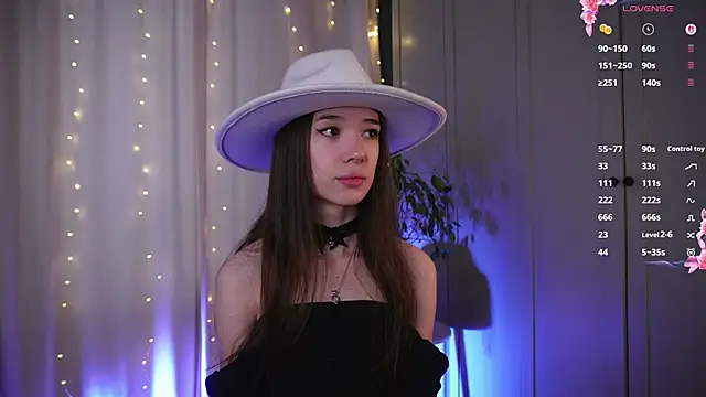 Snapshot of tinyanie chatting on 02-13-26, 06:20 tinyanie online show from 02-13-26, 06:20