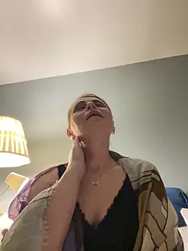 ToriLove777 online show from 11-06-25, 06:47