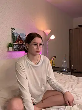 HotMilkis online show from 11-02-25, 08:17