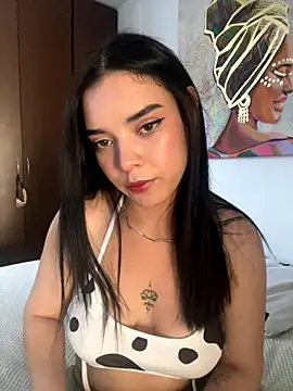 Snapshot of _eileen chatting on 10-31-25, 10:11  eileen online show from 10-31-25, 10:11