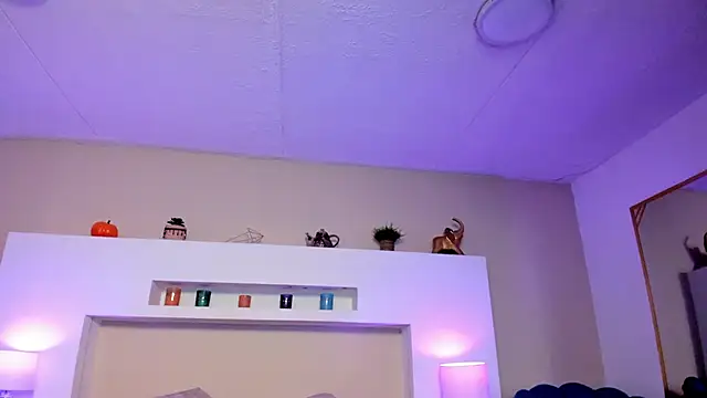 Sophie Russell  online show from 12-04-25, 04:33