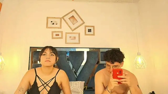 Zoe And Dylan  online show from 11-19-25, 12:27