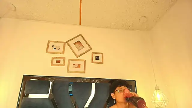 Zoe And Dylan  online show from 12-01-25, 12:32