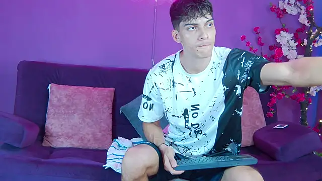 AlessioVitale online show from 11-25-25, 12:16