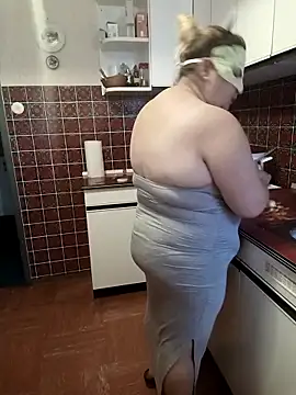 Snapshot of UnheardThing7 chatting on 11-02-25, 10:28 UnheardThing7 online show from 11-02-25, 10:28