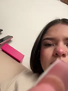 Camila Duarte  online show from 11-08-25, 01:33