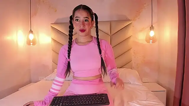 Staarhot online show from 02-22-26, 11:53