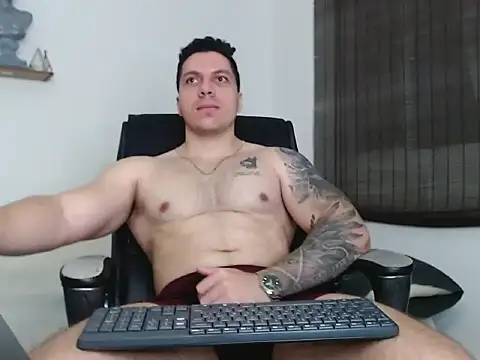 Noah Swagger  online show from 11-18-25, 07:57