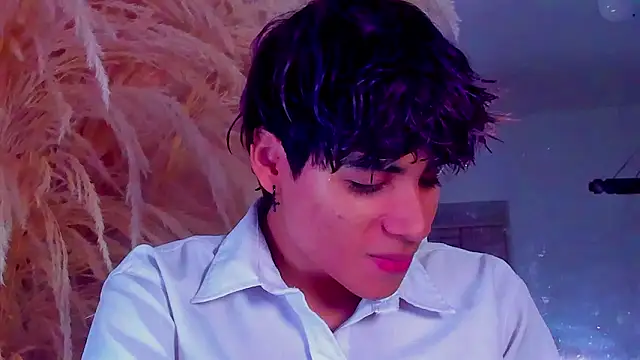 Leo Glow online show from 02-12-26, 12:55