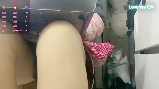 0xiaosu0 online show from 11-18-25, 07:13